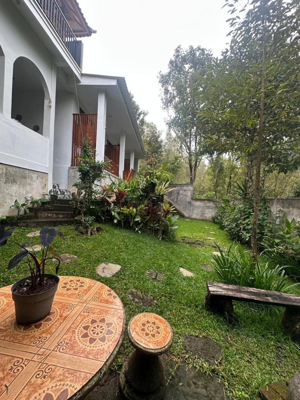 Umah Yugadi Bali Appartement Munduk Buitenkant foto