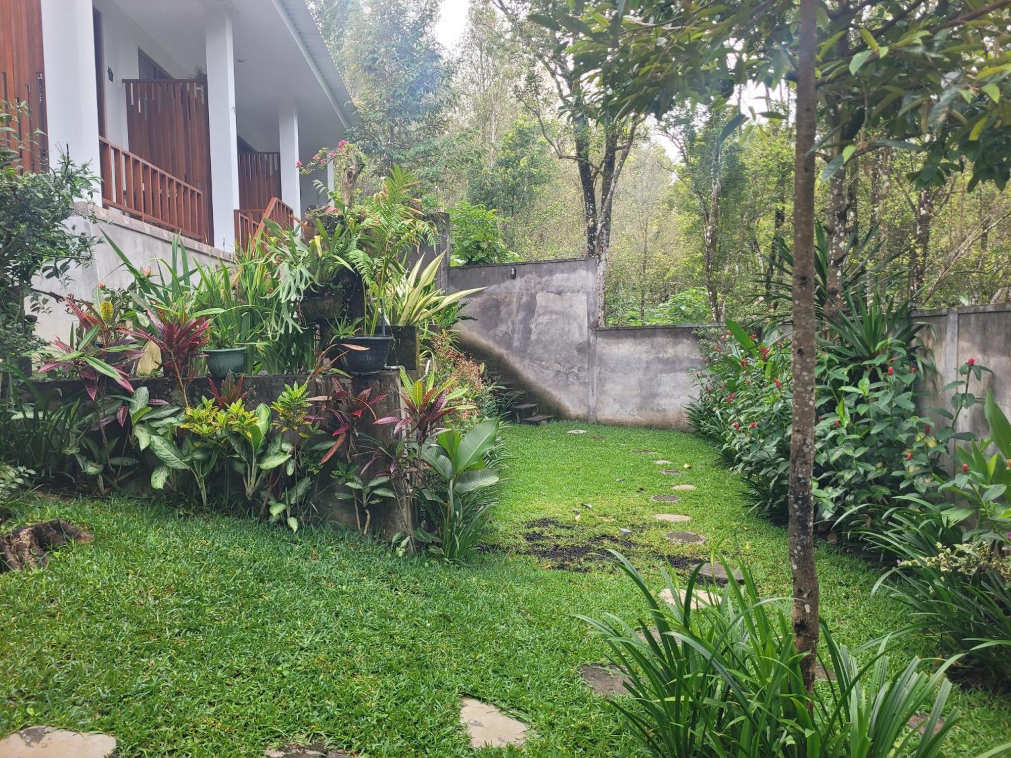 Umah Yugadi Bali Appartement Munduk Buitenkant foto